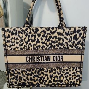 Handbag,Christian Dior,black& white,tote size